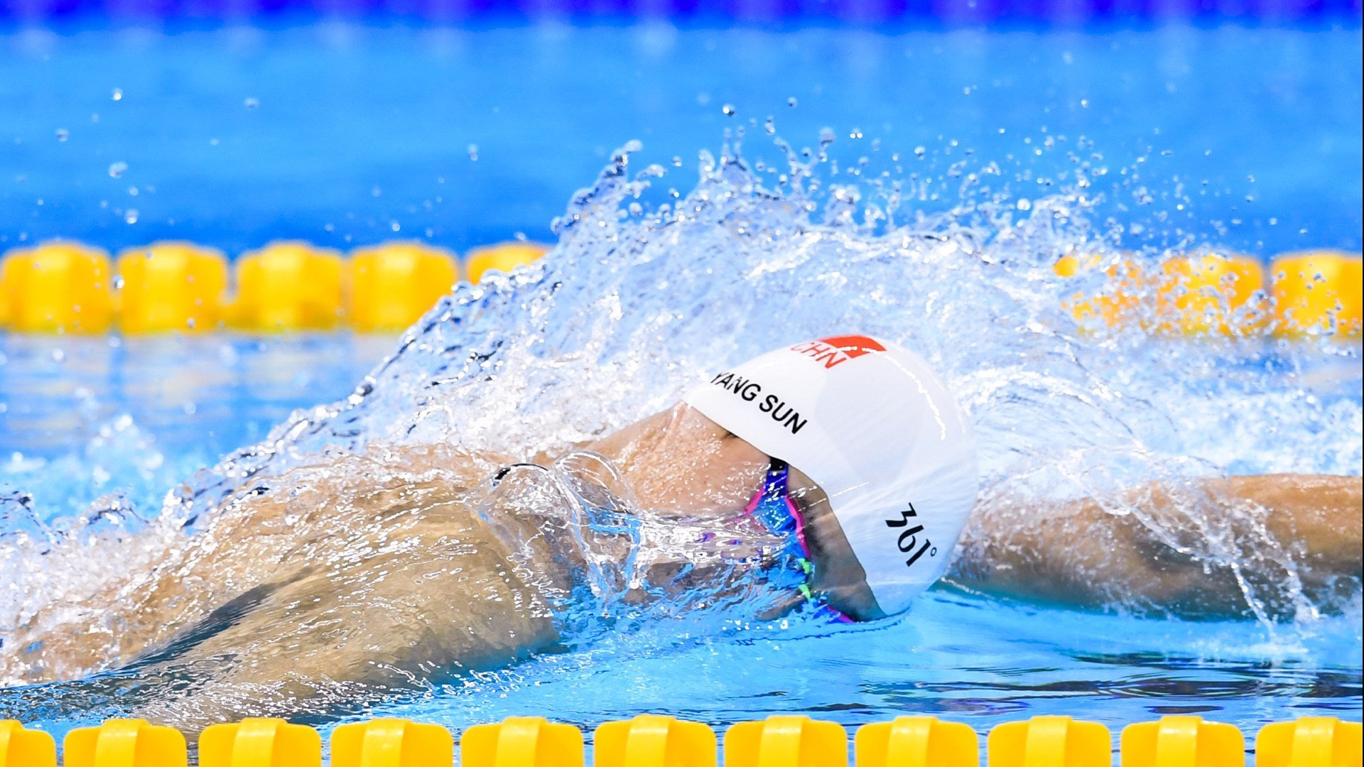 中立代表队A男队自由泳冲刺爆发,中国队自由泳接力铜牌