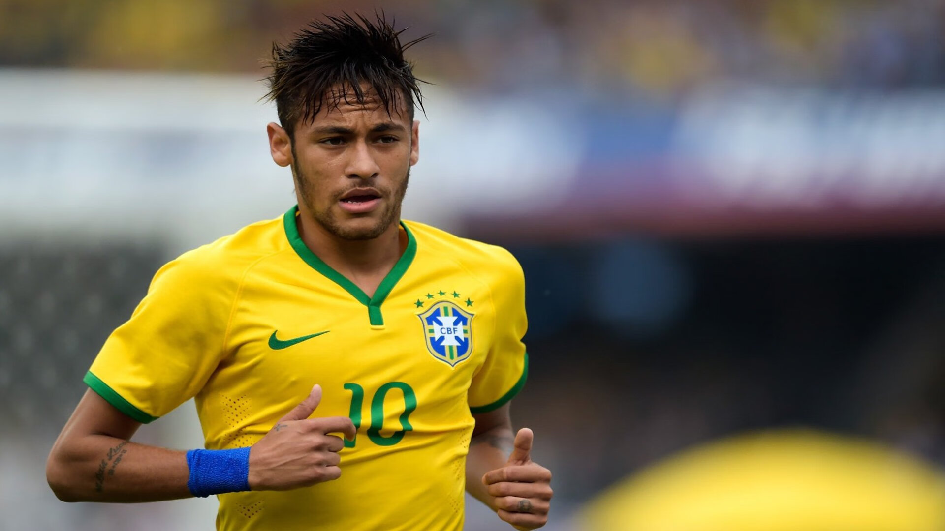 《电竞迷必看：年度十佳比赛精彩瞬间回放》，电竞比赛录像